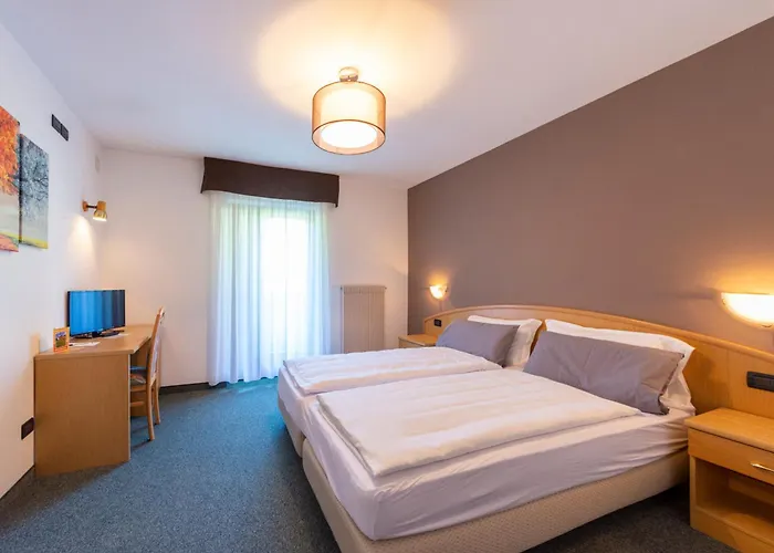 Flos Hotel